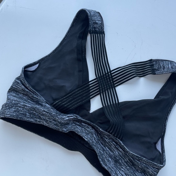 VS SPORT Workout Top - Picture 4 of 4